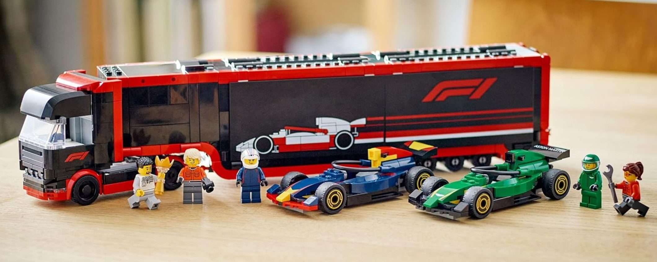 Il set LEGO Autotrasportatore della F1 con due monoposto è in offerta LAMPO su Amazon (-21%)