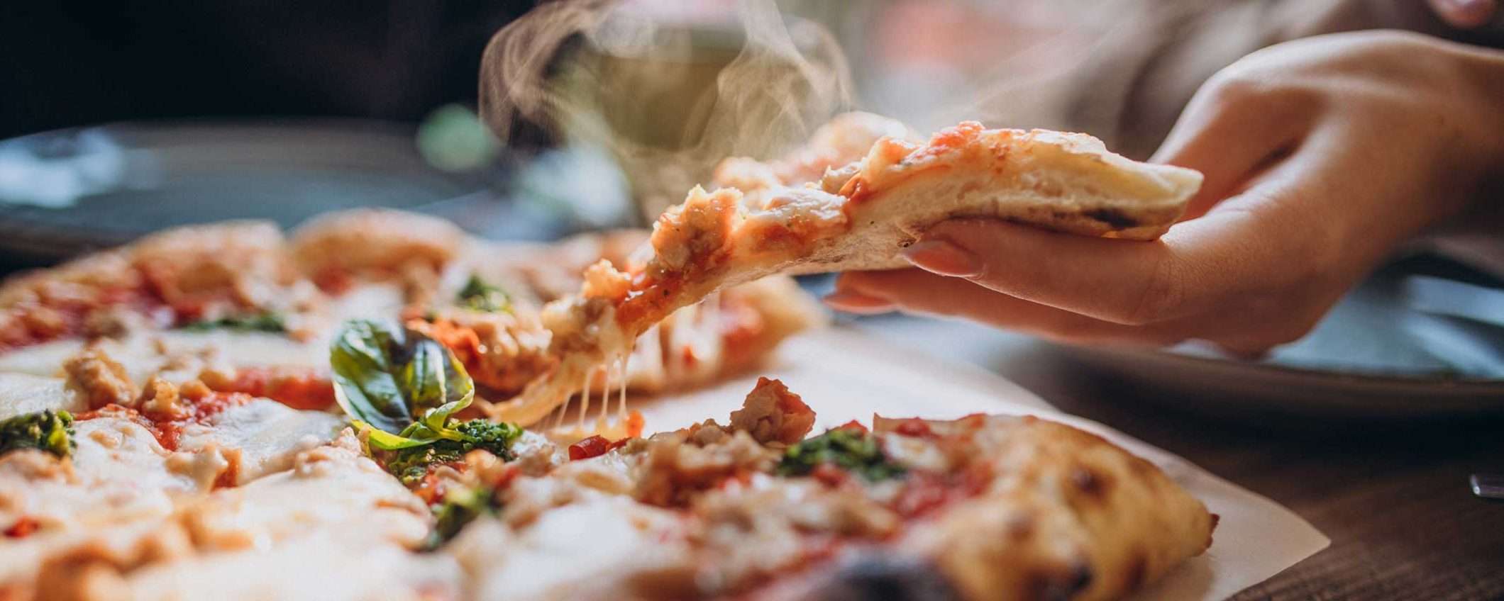 Coca-Cola festeggia il PizzaDay: ricevi 5 euro di sconto su Just Eat