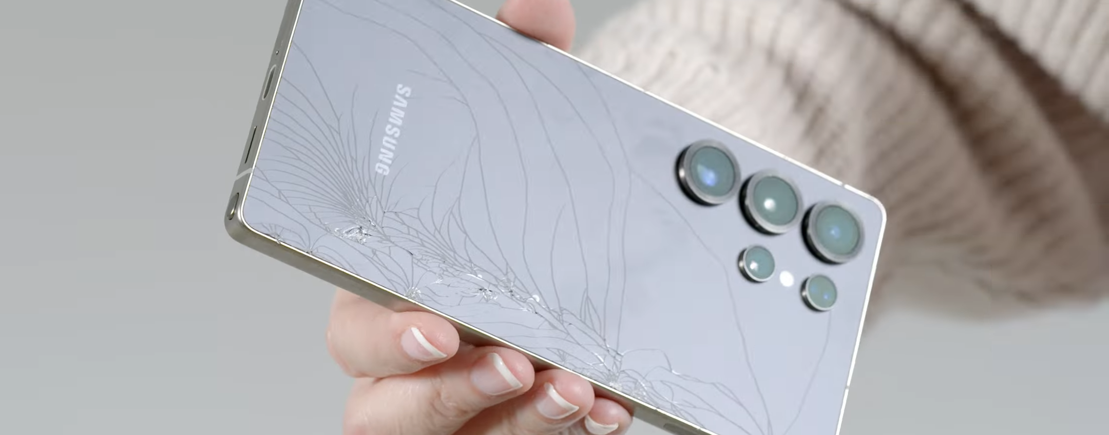 Samsung Galaxy S25 Ultra: un nuovo drop test alimenta i dubbi sulla resistenza