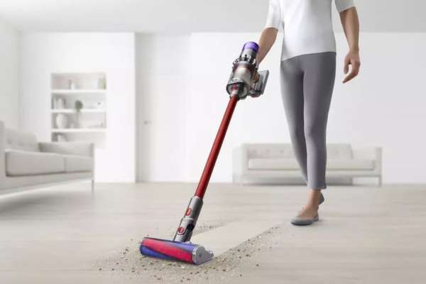 scopa-elettrica-dyson-v11-fluffy-aspira-anche-pietre