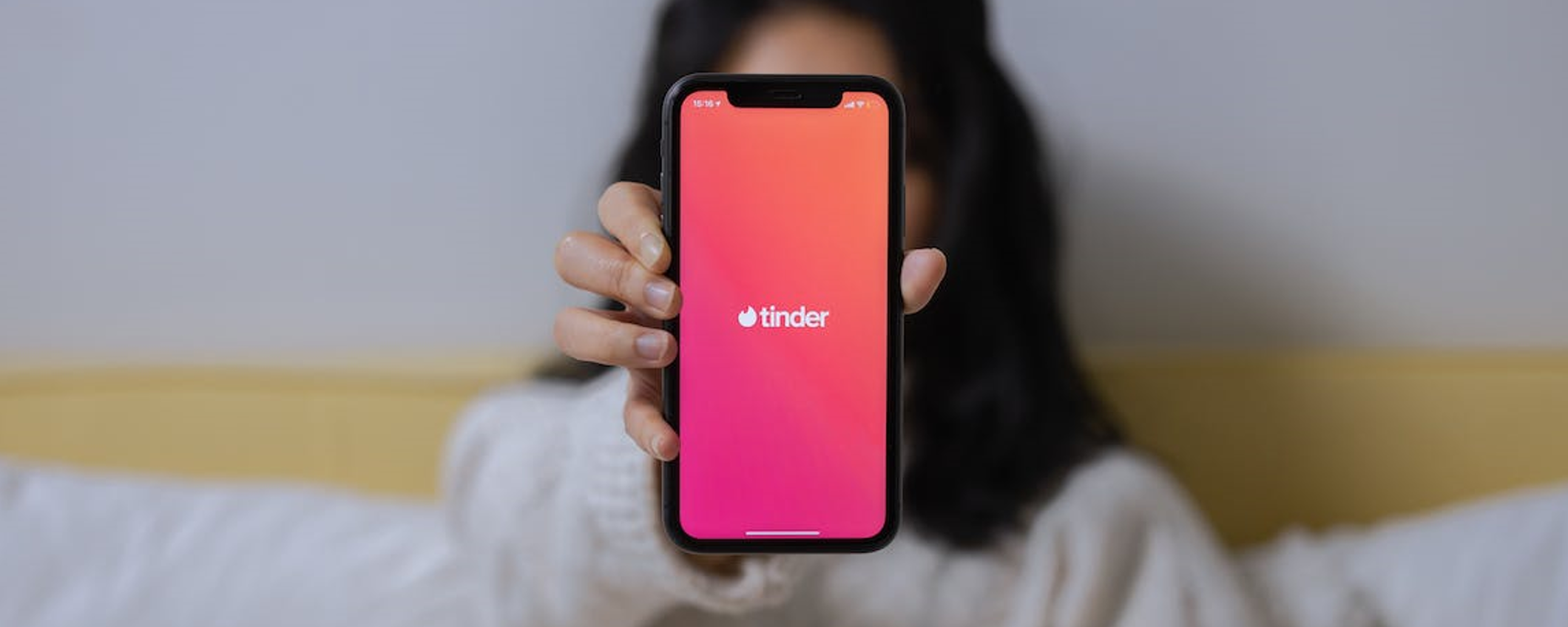 Tinder è in forte crisi: largo all'intelligenza artificiale per migliorare i match