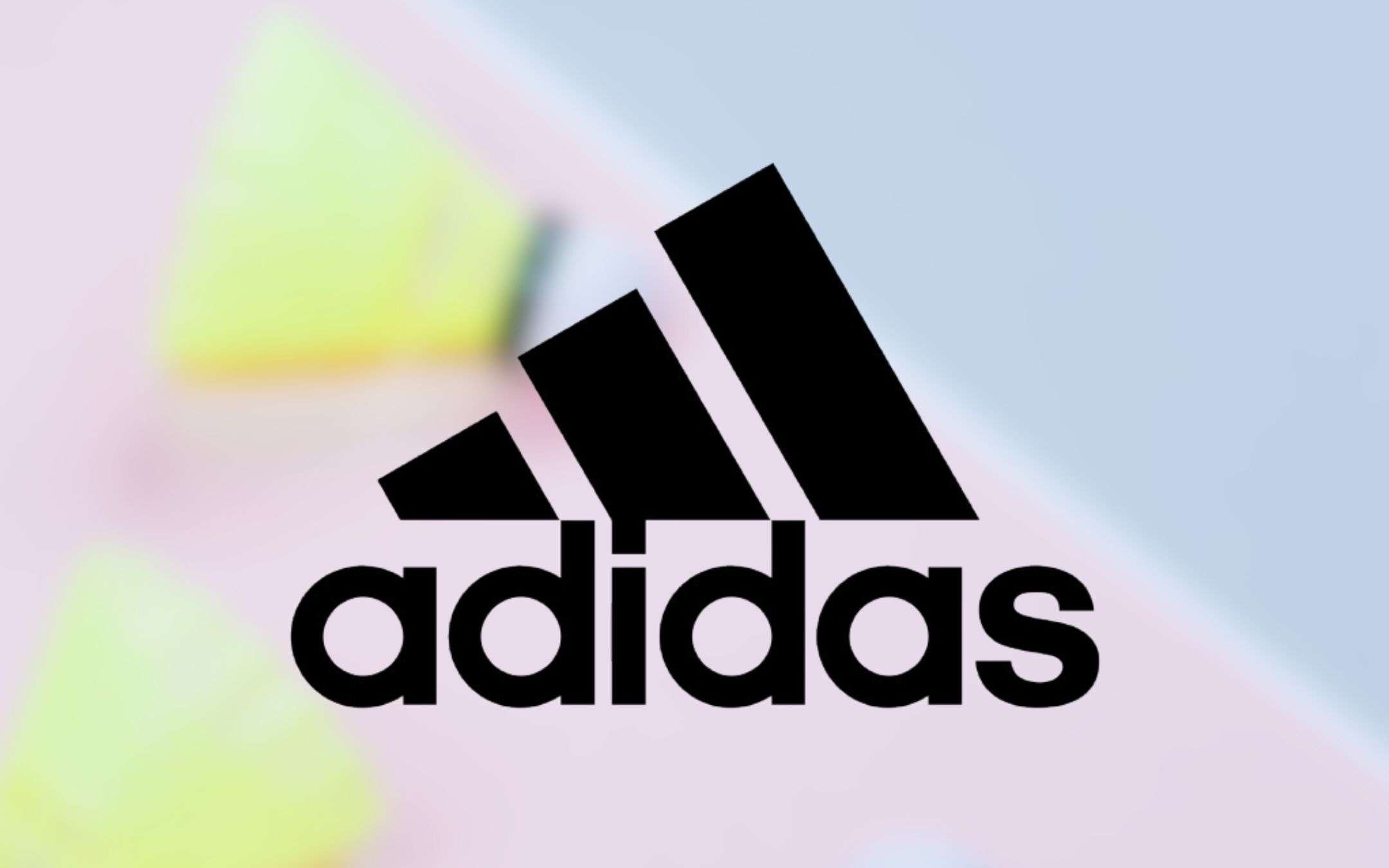 Adidas su Amazon fa il BOTTO, prezzi da OUTLET: il meglio a partire da 8,49€