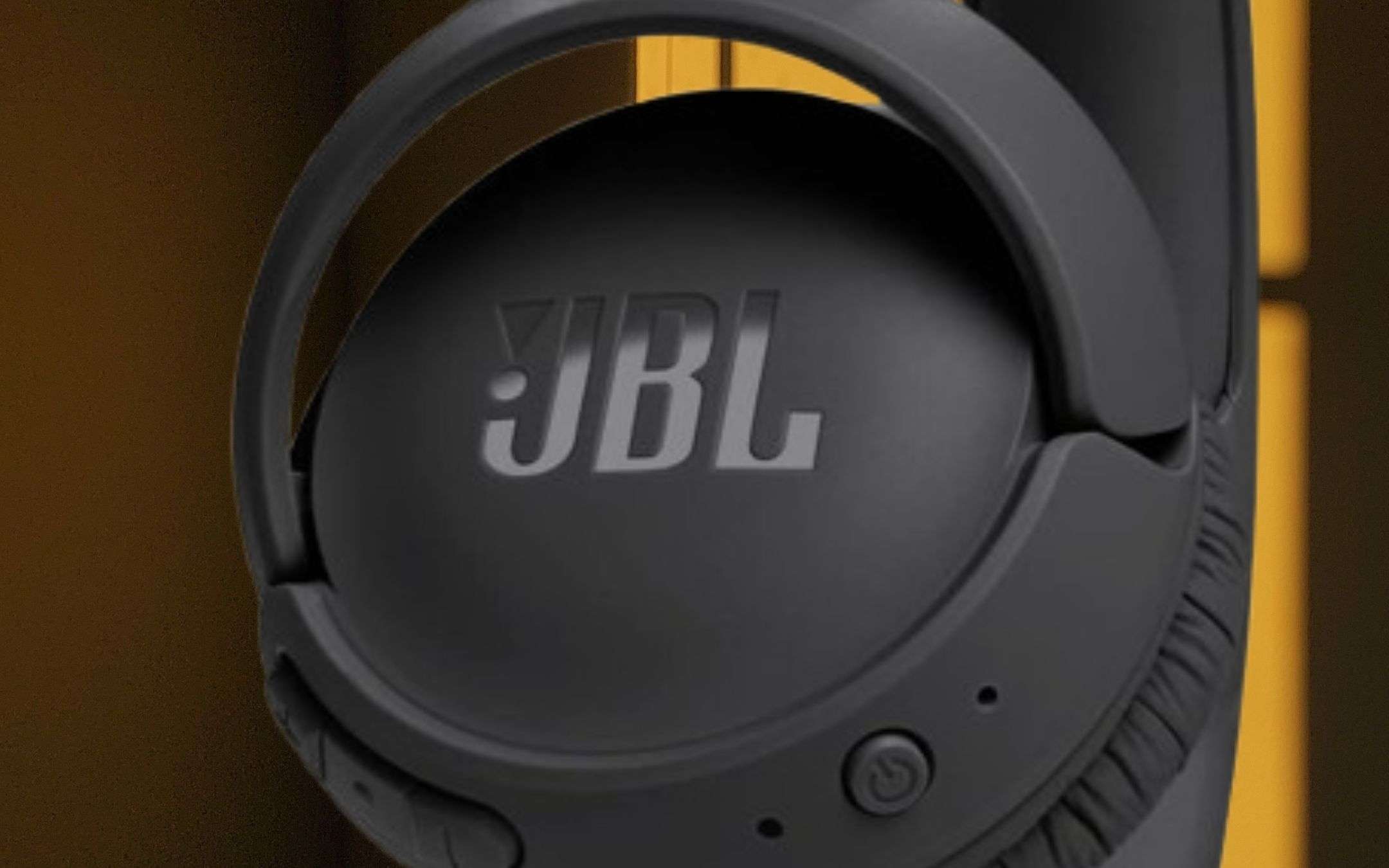 JBL da 7,99€ su Amazon: lo SVUOTATUTTO a tempo del weekend è mozzafiato