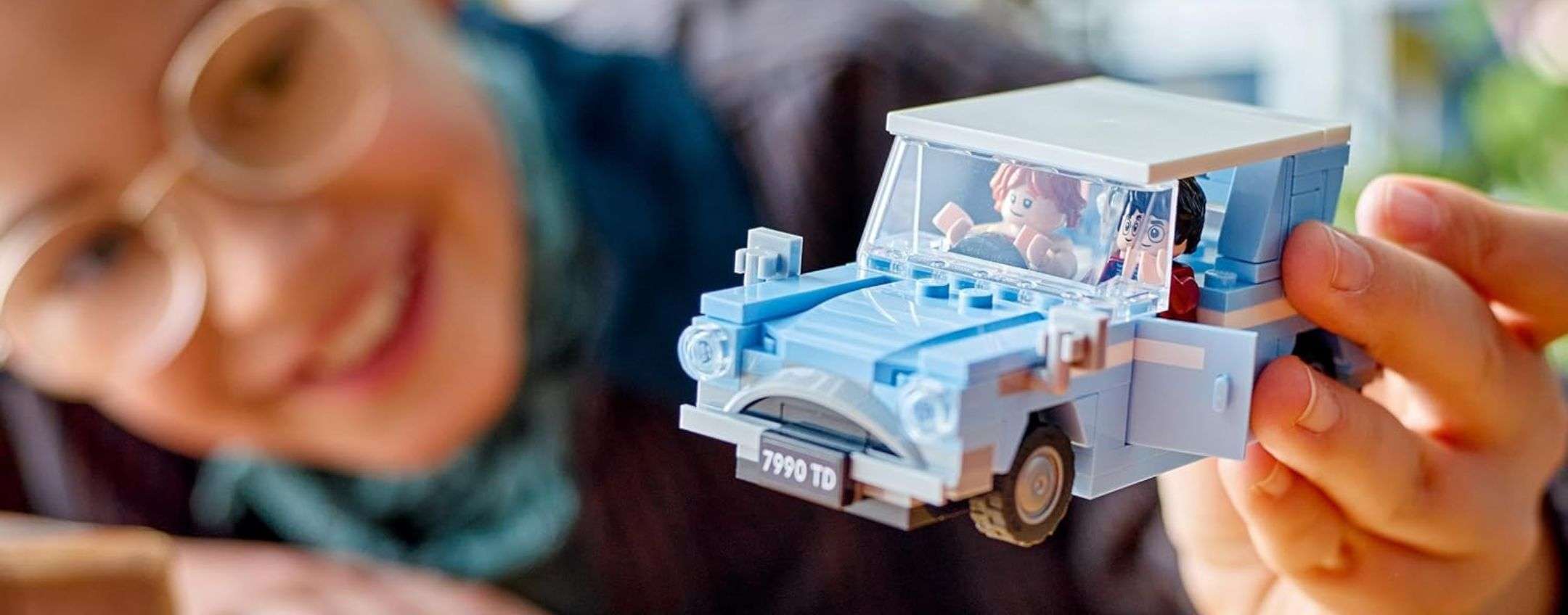 La Ford Anglia Volante LEGO di Harry Potter oggi costa solo 10 euro su Amazon