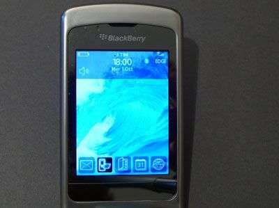 Blackberry Flip 8220 