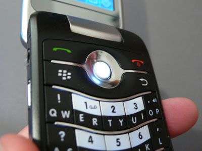 Blackberry Flip 8220 