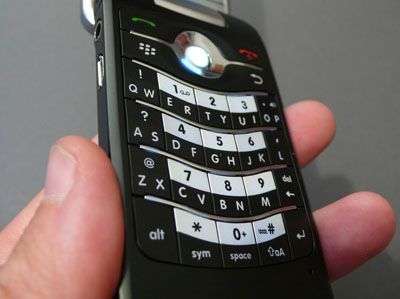 Blackberry Flip 8220 