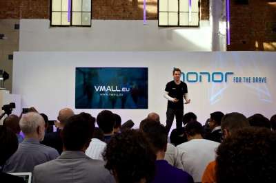 La presentazione dell'Honor 7