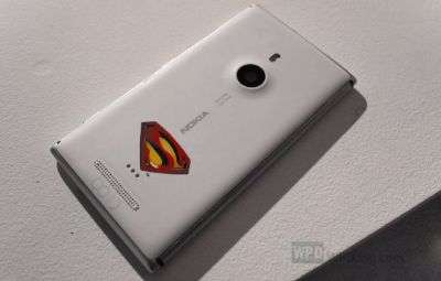 Nokia Lumia 925 Superman Limited Edition