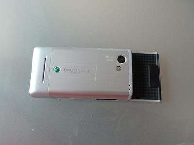 Sony Ericsson T715 