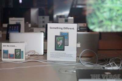 Spot Samsung Apple