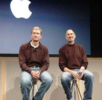 Tim Cook e Steve Jobs