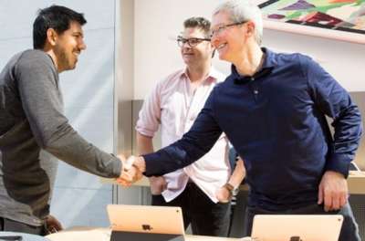 Tim Cook incontra i dipendenti dello Store di Palo Alto