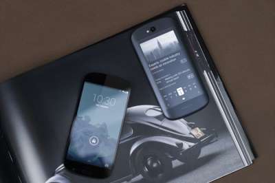 YotaPhone 2