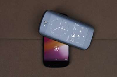 YotaPhone 2