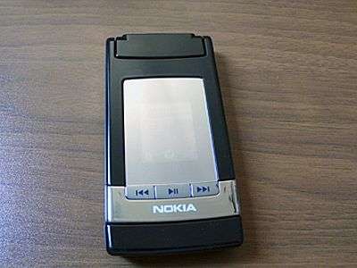 Nokia N76